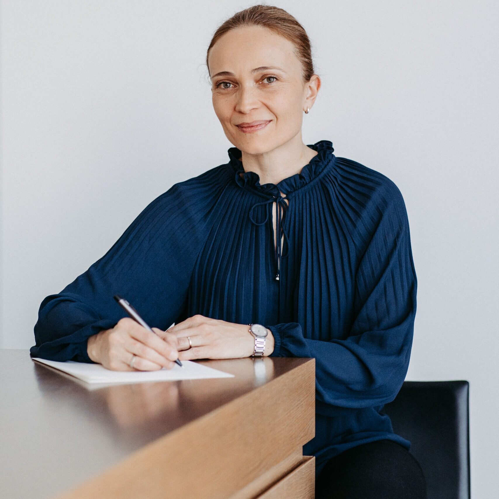 Porträt von Karin Lehner, Autorin und Botschafterin für das Lesen.